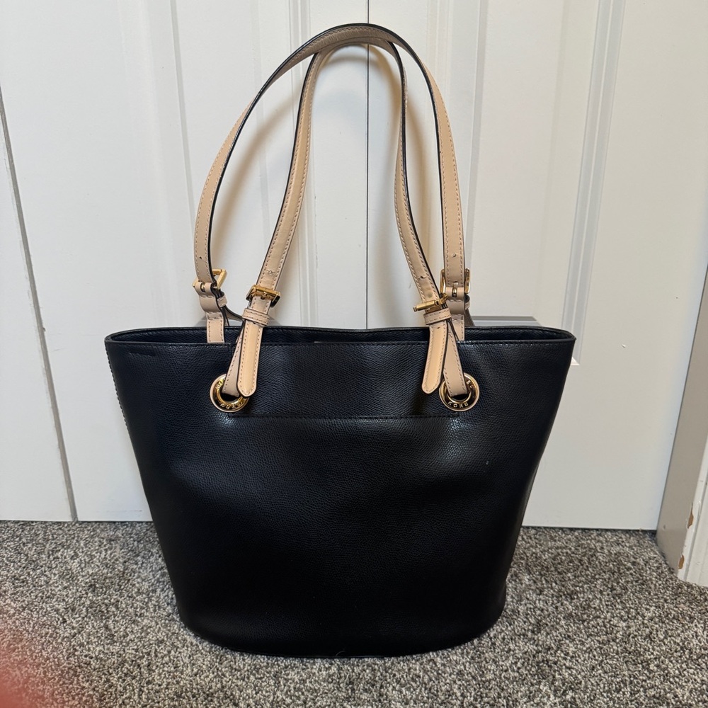 Michael Kors Jet Set Travel Black Shoulder Leather Bag